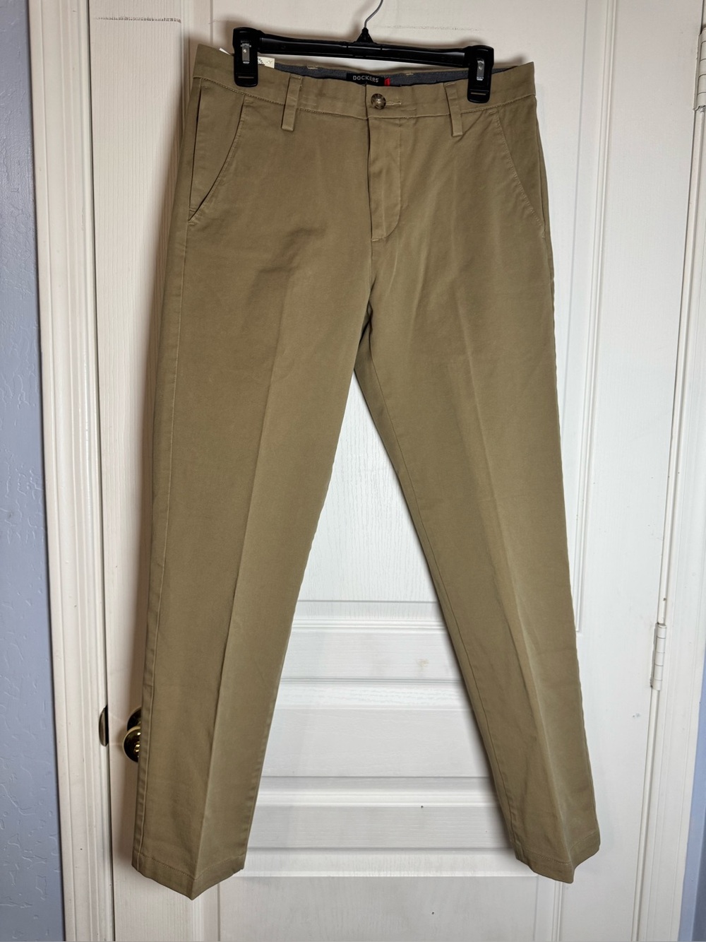 Dockers Men's Khaki Straight Fit Pants Work Pants. Size 30/30